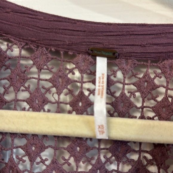 Free People purple lace crocheted back oversized button down shirt top XS-M - Picture 4 of 8